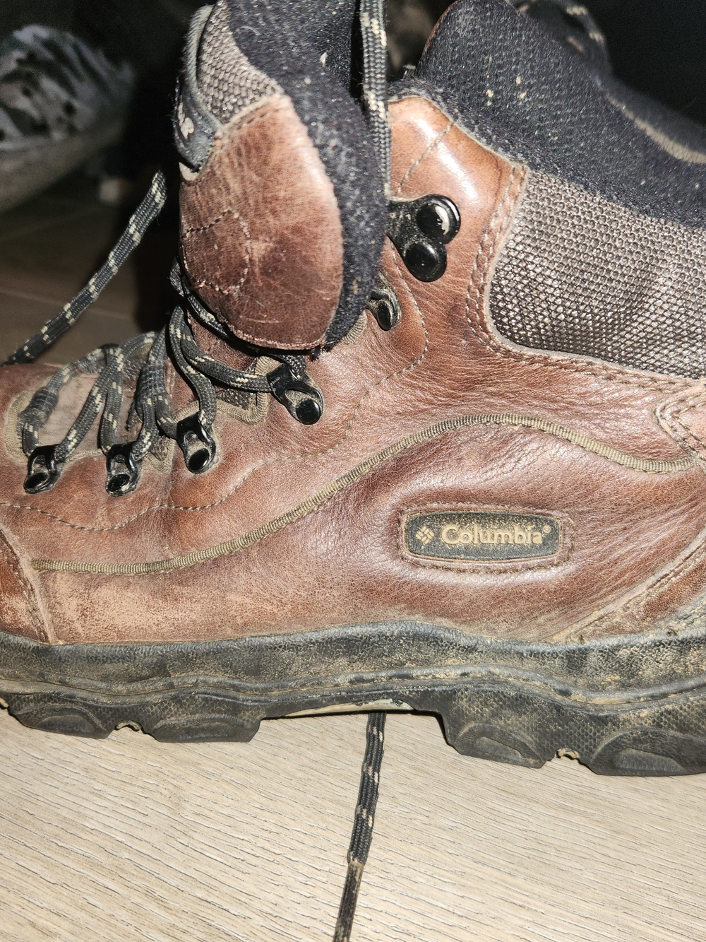 Columbia Men's Brown Leather Hiking Boots